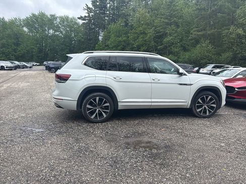 Used 2024 Volkswagen Atlas SEL Premium R-Line AWD/4WD image 4