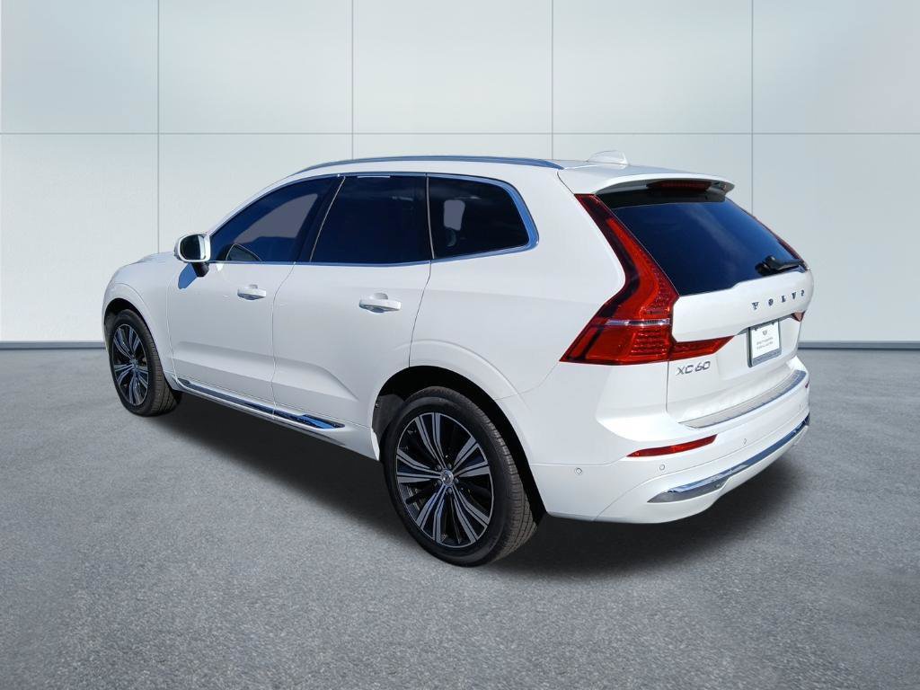Used 2023 Volvo XC60 B5 Plus AWD/4WD image 3