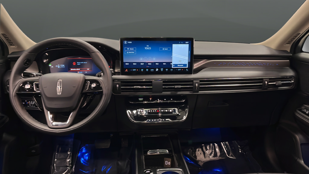 Used 2025 Lincoln Corsair Reserve AWD/4WD image 11