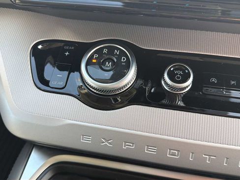 Used 2026 Ford Expedition Active image 14