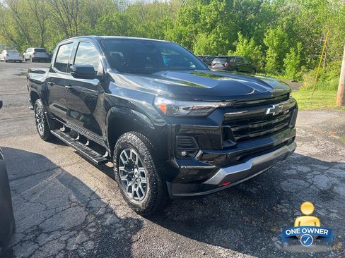 Used 2023 Chevrolet Colorado Z71 w/ Z71 Convenience Package 2 image 2
