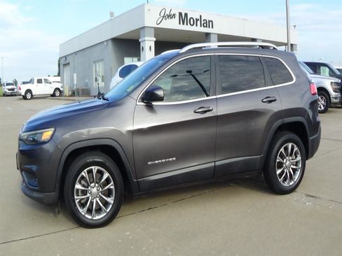Used 2020 Jeep Cherokee Latitude Plus w/ Cold Weather Group FWD image 1