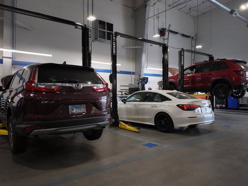 Used 2024 Honda CR-V Sport Touring image 11