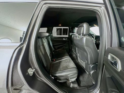 Used 2015 Jeep Grand Cherokee Altitude AWD/4WD image 24