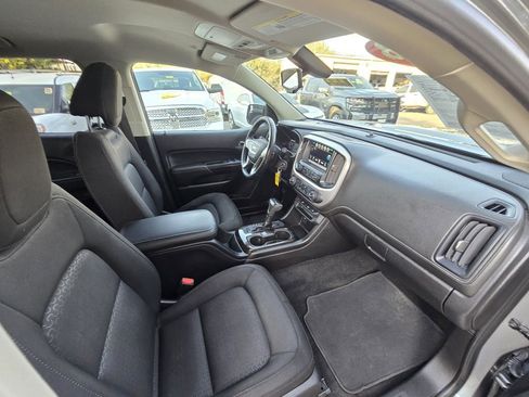 Used 2018 GMC Canyon SLE image 17