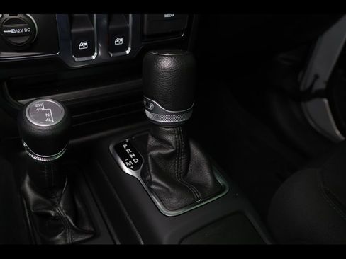 Used 2022 Jeep Wrangler Willys image 22