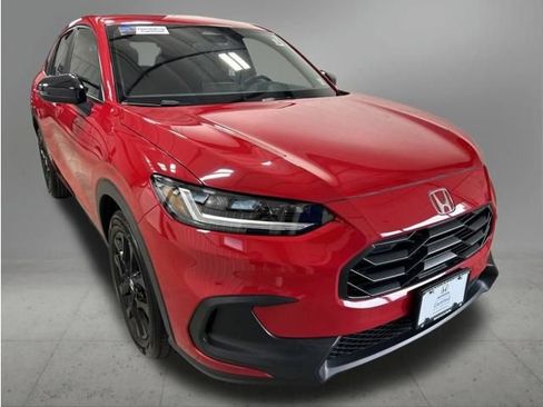Certified 2025 Honda HR-V Sport image 9