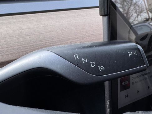 Used 2021 Tesla Model Y Long Range image 19