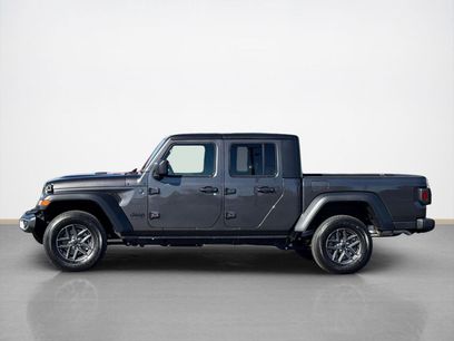New 2026 Jeep Gladiator Sport