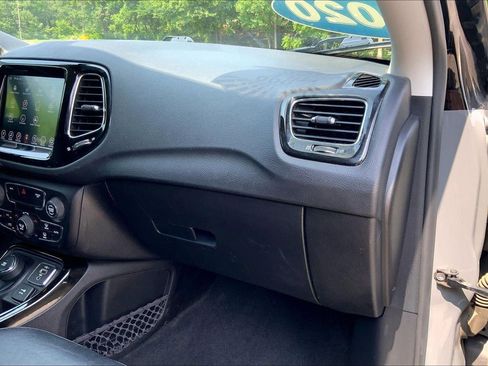 Used 2020 Jeep Compass Limited AWD/4WD image 16