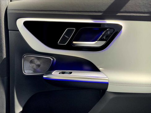 Certified 2025 Mercedes-Benz GLC 300 4MATIC image 23