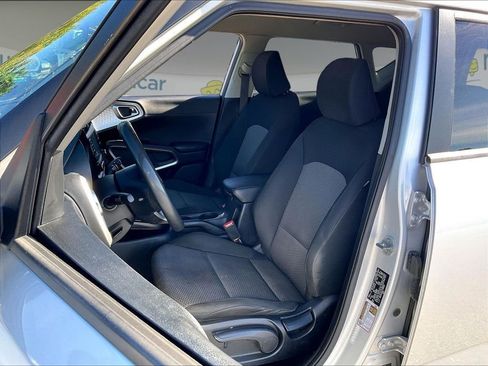 Used 2020 Kia Soul LX FWD image 9