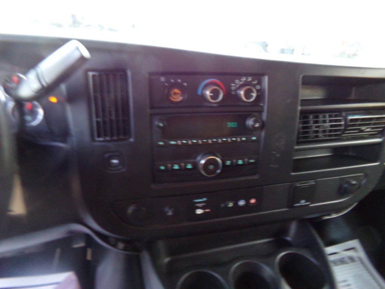 Used 2015 Chevrolet Express 2500 RWD image 27