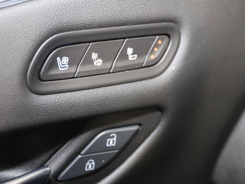 Used 2022 Cadillac Escalade Premium Luxury image 8