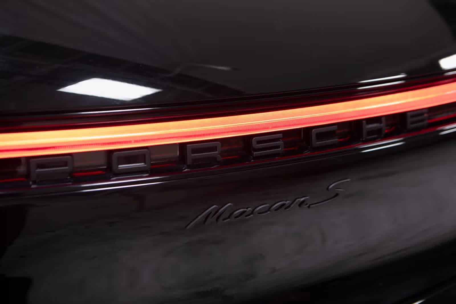 Certified 2026 Porsche Macan S AWD/4WD image 18