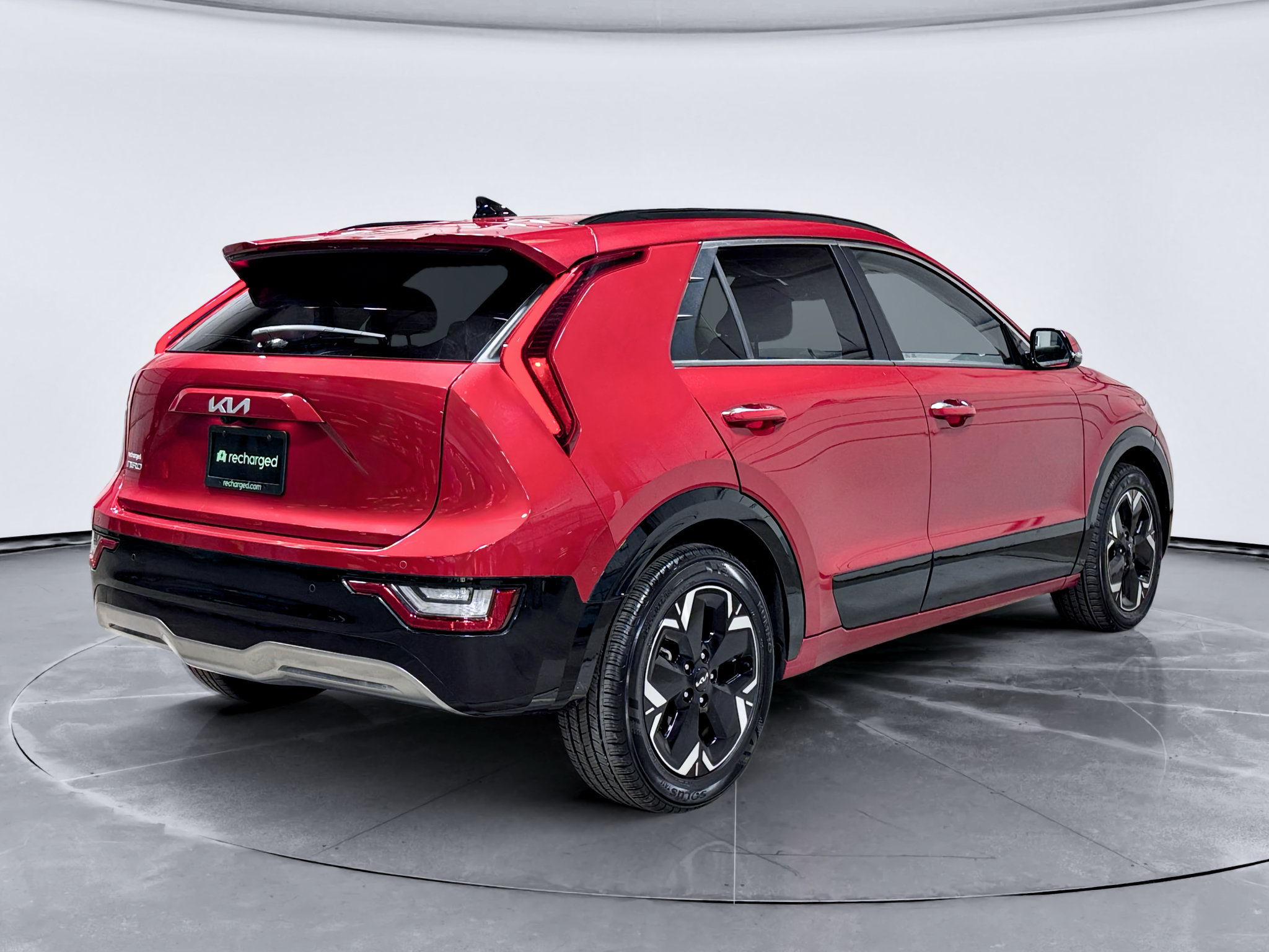 Used 2023 Kia Niro Wave w/ Wave Preserve Package FWD image 3