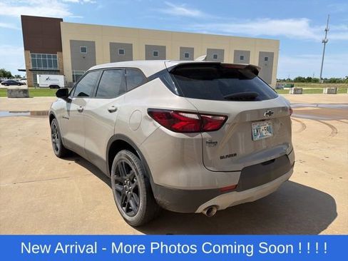 Used 2021 Chevrolet Blazer LT w/ LPO, Black Accent Package FWD image 2