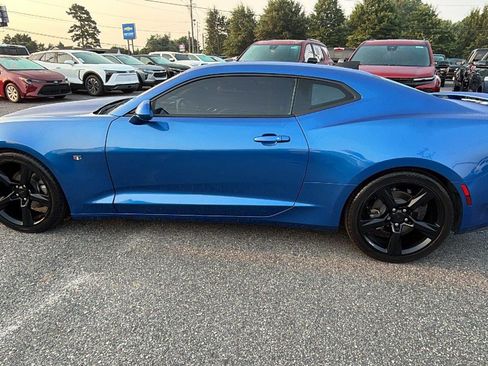 Used 2018 Chevrolet Camaro LT RWD image 11