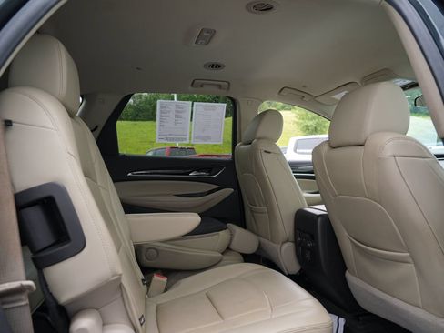 Used 2019 Buick Enclave Essence AWD/4WD image 28