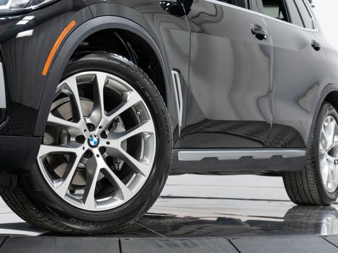 Used 2021 BMW X5 xDrive40i w/ Premium Package AWD/4WD image 27