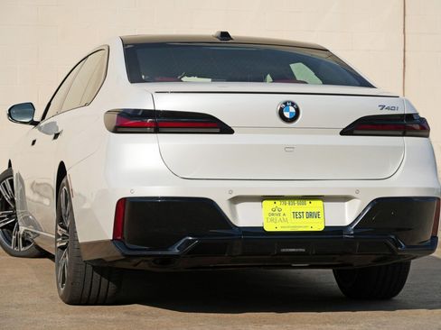 Used 2023 BMW 740i w/ Parking Assistance Package RWD image 6