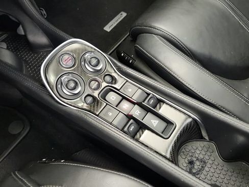 Used 2017 McLaren 570S RWD image 39