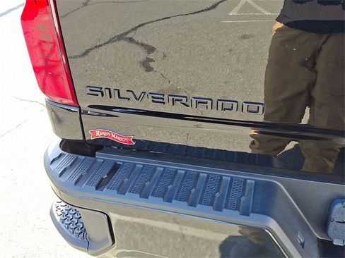 Used 2025 Chevrolet Silverado 2500 LT image 24