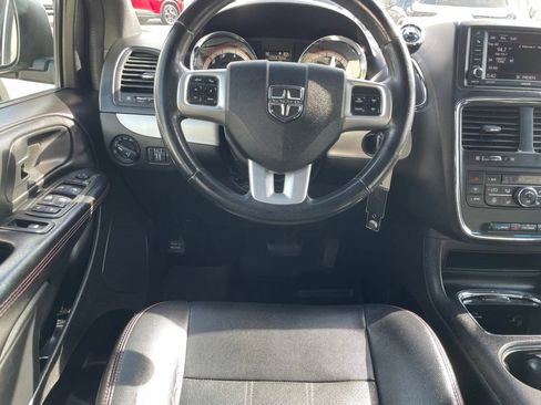 Used 2017 Dodge Grand Caravan GT FWD image 17