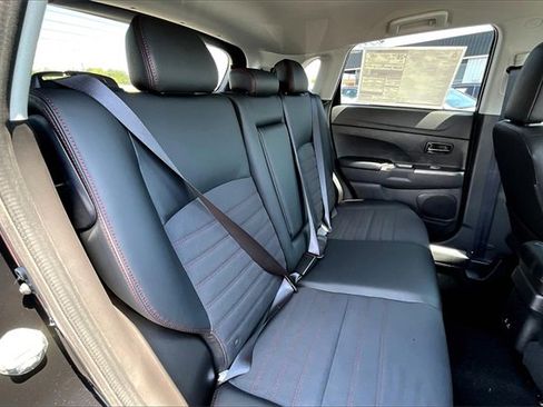 New 2025 Mitsubishi Outlander Sport SE image 23