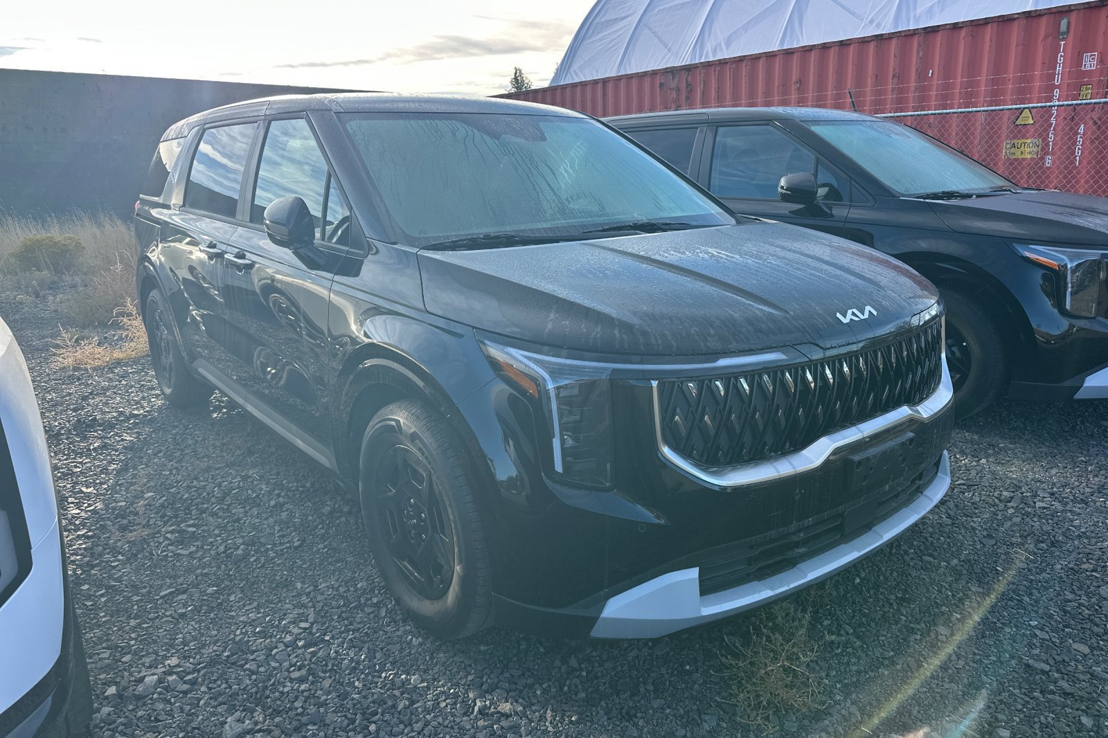 Used 2026 Kia Carnival FWD image 2