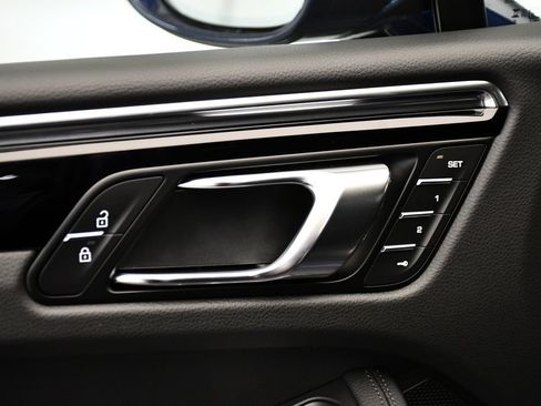 Certified 2026 Porsche Macan AWD/4WD image 37