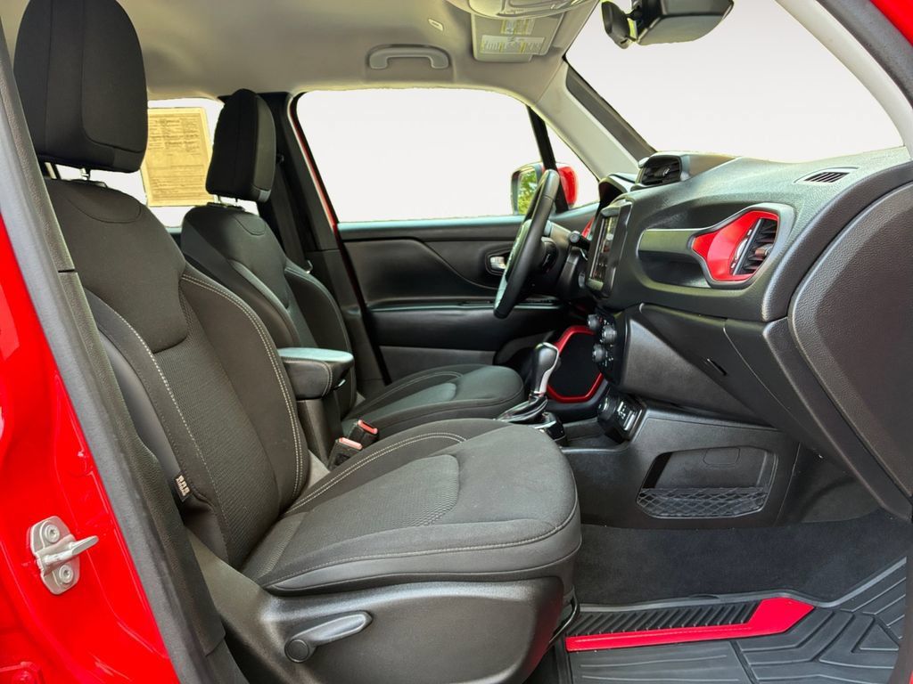 Used 2022 Jeep Renegade Latitude AWD/4WD image 15