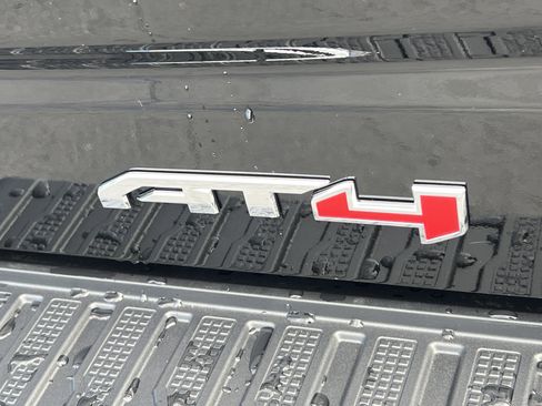 New 2026 GMC Sierra 1500 AT4 w/ Technology Package image 9