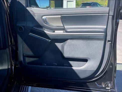 Used 2025 Ford Expedition Max Platinum image 30