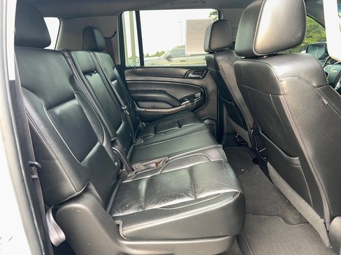 Used 2019 Chevrolet Suburban LT image 28