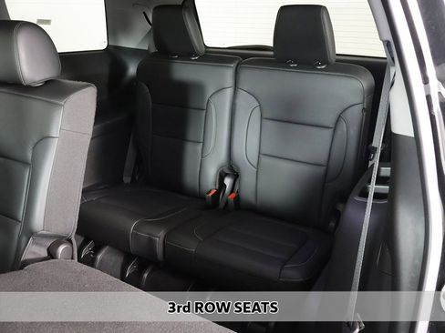 Used 2023 GMC Acadia SLT image 9