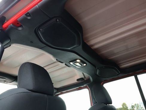 Used 2023 Jeep Gladiator Willys image 19