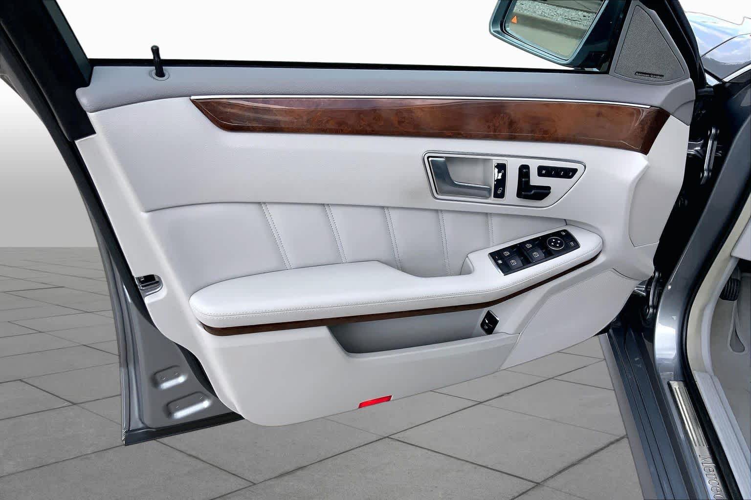 Used 2013 Mercedes-Benz E 350 Sedan image 20