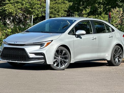 Used 2024 Toyota Corolla SE AWD/4WD image 1