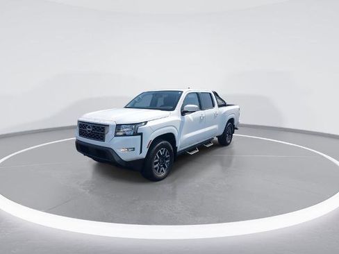 Certified 2022 Nissan Frontier SV w/ Technology Package AWD/4WD image 4