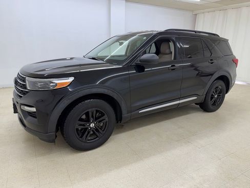 Used 2020 Ford Explorer XLT w/ Equipment Group 202A AWD/4WD image 1