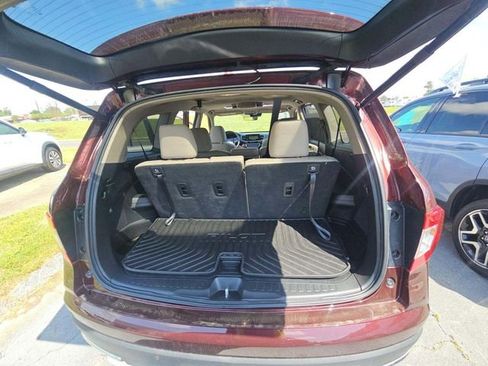 Used 2022 Honda Pilot Touring image 9