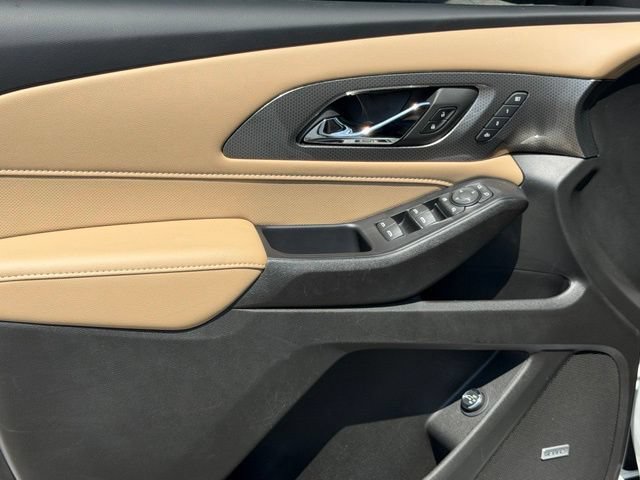 Used 2022 Chevrolet Traverse Premier FWD image 12
