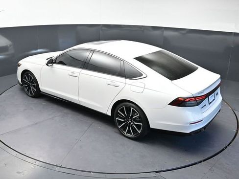 Used 2024 Honda Accord Touring image 29