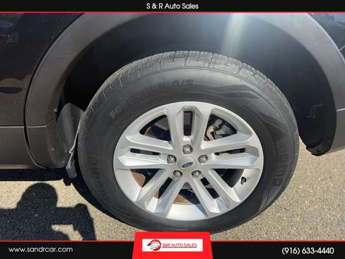 Used 2015 Ford Explorer XLT w/ Equipment Group 201B FWD image 22