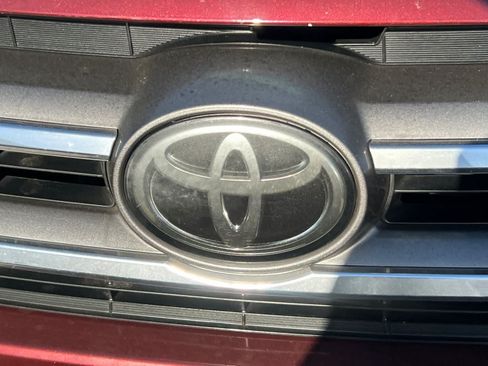 Used 2017 Toyota Highlander Limited AWD/4WD image 13