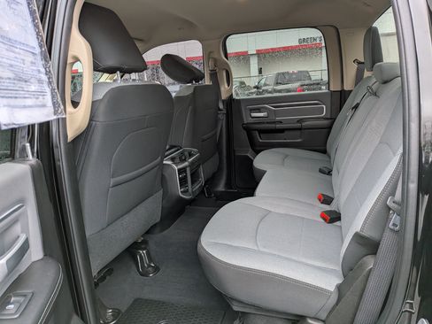 Used 2020 RAM 2500 Big Horn w/ Level 1 Equipment Group image 12