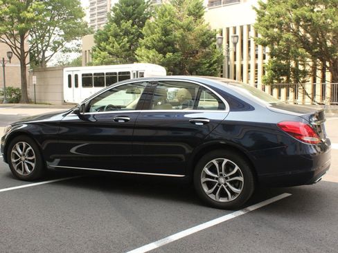 Used 2017 Mercedes-Benz C 300 4MATIC Sedan w/ Premium 1 Package image 9