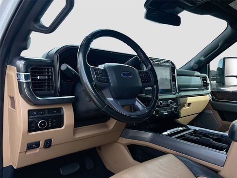 Used 2023 Ford F250 Lariat w/ Chrome Package image 10