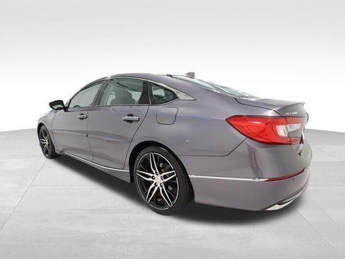 Used 2022 Honda Accord Touring image 2